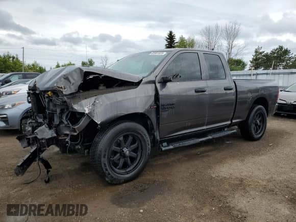 2019 Ram 1500 Express z VIN 1C6RR7FT0KS625696, wystawiony jako Copart lot #65961825 z przebiegiem 135 990 mil mil oraz Szkoda całkowita • Salvage title. Historia ofert i sprzedaży dostępna na DreamBid. Obrazek 1.