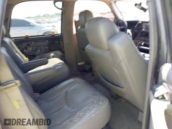 2004 Chevrolet Tahoe LS with VIN 1GNEC13Z24R111364, listed as a IAAI auction lot 42842938 with 337,985 mi miles and . Bid and sale history available at DreamBid. Image 8.