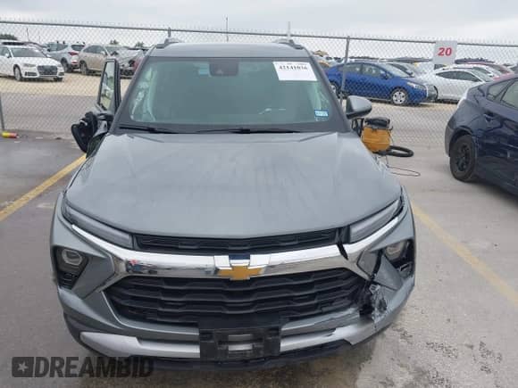 2025 Chevrolet TrailBlazer LT with VIN KL79MPSL0SB071098, listed as a IAAI auction lot 42141036 with 10,160 mi miles and . Bid and sale history available at DreamBid. Image 12.