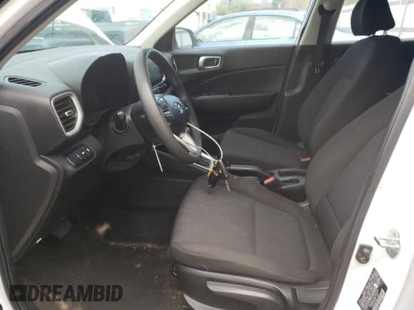 2021 Hyundai Venue SE с VIN KMHRB8A3XMU084900, выставлен на аукционе Copart как лот 55556975 с пробегом 33 038 миль миль и Списание • Salvage title. История ставок и продаж доступна на DreamBid. Изображение 7.