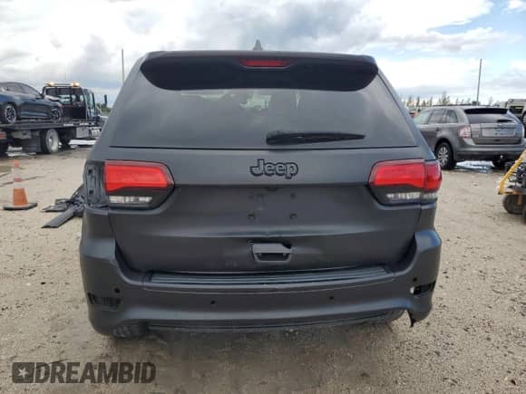 2021 Jeep Grand Cherokee Trackhawk z VIN 1C4RJFN96MC840612, wystawiony jako Copart lot #84267685 z przebiegiem Nie podano mil oraz Szkoda całkowita • Salvage title. Historia ofert i sprzedaży dostępna na DreamBid. Obrazek 6.