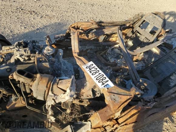 1975 Chevrolet Corvette с VIN 1Z37J5S427704, выставлен на аукционе Copart как лот 84281084 с пробегом Не указан миль и На запчасти • Non repairable. История ставок и продаж доступна на DreamBid. Изображение 7.