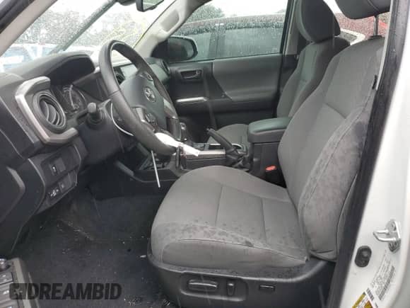2023 Toyota Tacoma SR5 z VIN 3TMAZ5CN1PM206336, wystawiony jako Copart lot #82145395 z przebiegiem 26 296 mil mil oraz Szkoda całkowita • Salvage title. Historia ofert i sprzedaży dostępna na DreamBid. Obrazek 7.