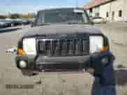 2006 Jeep Commander с VIN 1J8HG48KX6C314122, выставлен на аукционе Copart как лот 77355314 с пробегом 184 892 миль миль и Списание • Salvage title. История ставок и продаж доступна на DreamBid. Изображение 5.