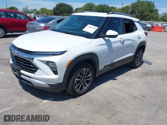 2025 Chevrolet TrailBlazer LT with VIN KL79MPSPXSB137174, listed as a IAAI auction lot 43005448 with 18,846 mi miles and . Bid and sale history available at DreamBid. Image 2.