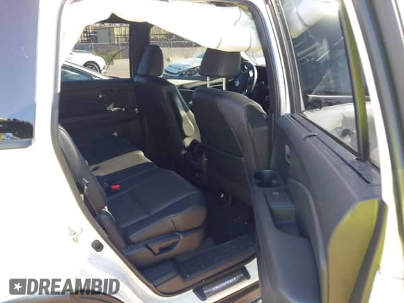 2019 Honda Passport Elite с VIN 5FNYF8H02KB010960, выставлен на аукционе IAAI как лот 43076090 с пробегом 68 014 миль миль и . История ставок и продаж доступна на DreamBid. Изображение 8.