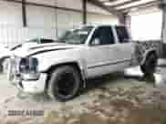 2005 GMC Sierra 1500 SLE z VIN 1GTEK19Z25Z266873, wystawiony jako Copart lot #81870355 z przebiegiem 148 483 mil mil oraz Szkoda całkowita • Salvage title. Historia ofert i sprzedaży dostępna na DreamBid. Obrazek 1.