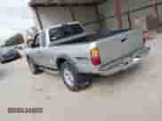2002 Toyota Tacoma z VIN 5TEWN72N12Z127288, wystawiony jako IAAI lot #43390099 z przebiegiem 249 449 mil mil oraz . Historia ofert i sprzedaży dostępna na DreamBid. Obrazek 3.
