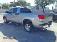 2007 Toyota Tundra SR5 с VIN 5TFRT54107X011547, выставлен на аукционе IAAI как лот 43531368 с пробегом 155 733 миль миль и . История ставок и продаж доступна на DreamBid. Изображение 3.