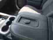 2019 Chevrolet Silverado 1500 RST z VIN 1GCPWDED5KZ100948, wystawiony jako IAAI lot #41879402 z przebiegiem 88 334 mil mil oraz . Historia ofert i sprzedaży dostępna na DreamBid. Obrazek 11.