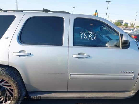 2010 Chevrolet Tahoe LT с VIN 1GNMCBE30AR141582, выставлен на аукционе IAAI как лот 42749080 с пробегом 153 535 миль миль и . История ставок и продаж доступна на DreamBid. Изображение 14.
