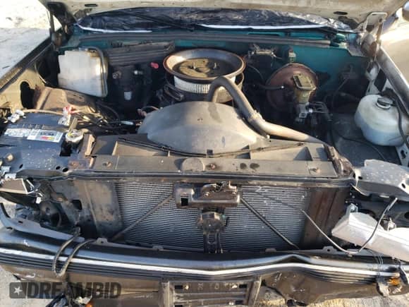 1994 Chevrolet Silverado 2500 с VIN 1GCFK29K8RE311339, выставлен на аукционе Copart как лот 54236475 с пробегом 234 700 миль миль и Списание • Salvage title. История ставок и продаж доступна на DreamBid. Изображение 11.