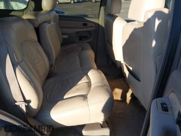 2000 Chevrolet Tahoe LT с VIN 1GNEK13T8YJ116703, выставлен на аукционе IAAI как лот 41287208 с пробегом Не указан миль и . История ставок и продаж доступна на DreamBid. Изображение 8.