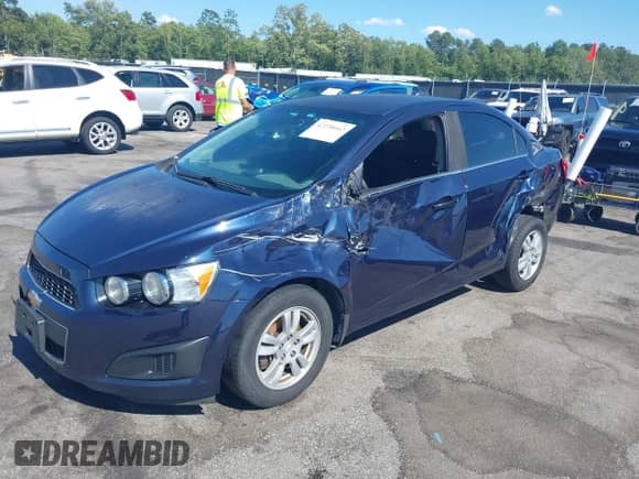 2015 Chevrolet Sonic LT с VIN 1G1JC5SB5F4177676, выставлен на аукционе IAAI как лот 42230662 с пробегом 155 884 миль миль и . История ставок и продаж доступна на DreamBid. Изображение 19.