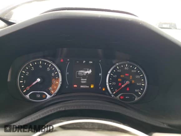 2018 Jeep Renegade Latitude with VIN ZACCJABBXJPH57398, listed as a Copart auction lot 68658815 with 89,223 mi miles and Salvage title. Bid and sale history available at DreamBid. Image 9.