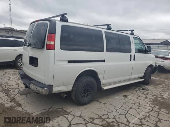 2014 Chevrolet Express Passenger LT с VIN 1GAZGYFG9E1207695, выставлен на аукционе Copart как лот 62146754 с пробегом 108 836 миль миль и Списание • Salvage title. История ставок и продаж доступна на DreamBid. Изображение 3.