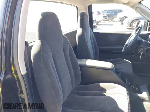 2002 Dodge Dakota with VIN 1B7FL36Z12S658751, listed as a IAAI auction lot 41678588 with 47,685 mi miles and . Bid and sale history available at DreamBid. Image 8.