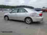 2005 Toyota Camry STD with VIN 4T1BE32K95U567703, listed as a Copart auction lot 70098995 with 141,812 mi miles and Salvage title. Bid and sale history available at DreamBid. Image 2.