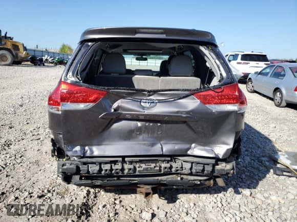 2014 Toyota Sienna XLE with VIN 5TDYK3DC6ES503572, listed as a Copart auction lot 84438375 with 224,100 mi miles and Non repairable. Bid and sale history available at DreamBid. Image 6.
