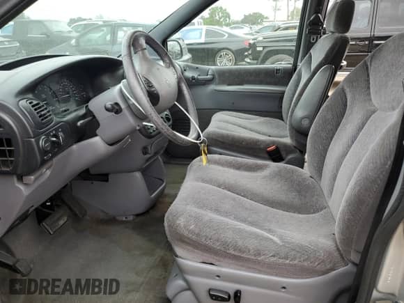 2000 Dodge Caravan SE с VIN 1B4GP45R5YB600082, выставлен на аукционе Copart как лот 54275375 с пробегом 216 840 миль миль и Списание • Salvage title. История ставок и продаж доступна на DreamBid. Изображение 7.