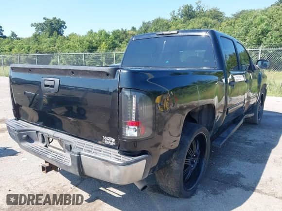 2013 Chevrolet Silverado 1500 LS z VIN 3GCPCREA2DG254323, wystawiony jako IAAI lot #43062136 z przebiegiem 225 967 mil mil oraz . Historia ofert i sprzedaży dostępna na DreamBid. Obrazek 4.