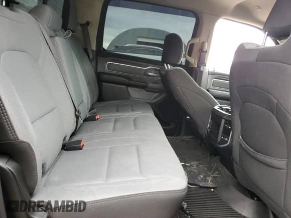 2020 Ram 1500 Big Horn z VIN 1C6SRFFT4LN181329, wystawiony jako Copart lot #58519395 z przebiegiem 60 023 mil mil oraz Szkoda całkowita • Salvage title. Historia ofert i sprzedaży dostępna na DreamBid. Obrazek 10.