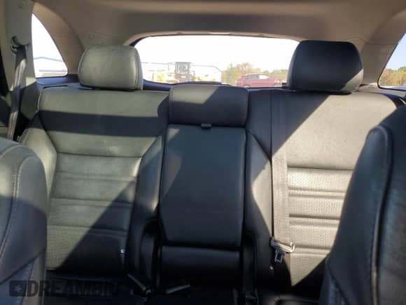 2016 Kia Sorento EX z VIN 5XYPHDA16GG127264, wystawiony jako Copart lot #81999055 z przebiegiem 154 924 mil mil oraz Czysty tytuł • Clean title. Historia ofert i sprzedaży dostępna na DreamBid. Obrazek 10.