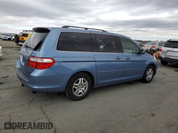2006 Honda Odyssey EX z VIN 5FNRL38456B057246, wystawiony jako Copart lot #84933935 z przebiegiem 179 425 mil mil oraz Czysty tytuł • Clean title. Historia ofert i sprzedaży dostępna na DreamBid. Obrazek 3.