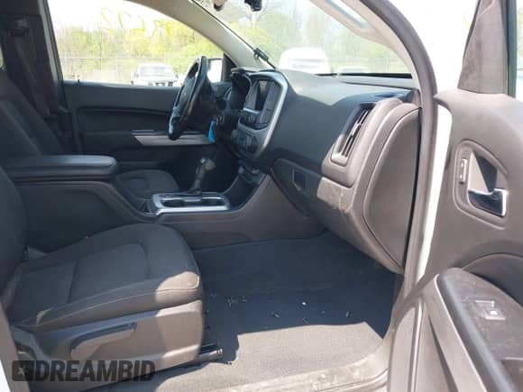 2021 Chevrolet Colorado 2WD LT z VIN 1GCHSCEA8M1205131, wystawiony jako IAAI lot #42273672 z przebiegiem 84 711 mil mil oraz . Historia ofert i sprzedaży dostępna na DreamBid. Obrazek 5.