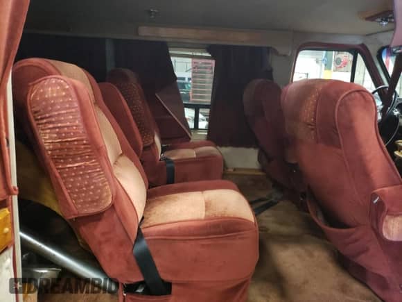 1985 Chevrolet Chevy Van с VIN 2GBEG25HXF4135062, выставлен на аукционе Copart как лот 72788474 с пробегом 463 869 миль миль и Списание • Salvage title. История ставок и продаж доступна на DreamBid. Изображение 11.