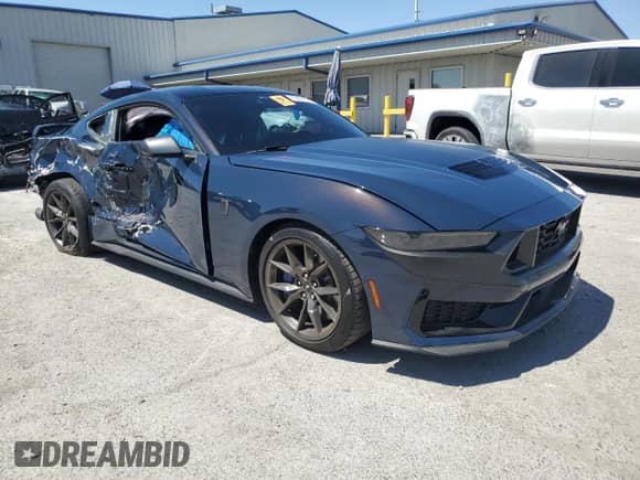 2024 Ford Mustang Dark Horse с VIN 1FA6P8R0XR5503791, выставлен на аукционе Copart как лот 61461525 с пробегом 6 468 миль миль и Списание • Salvage title. История ставок и продаж доступна на DreamBid. Изображение 4.