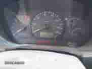 2005 Hyundai Accent GLS z VIN KMHCG35C35U366124, wystawiony jako IAAI lot #42552097 z przebiegiem 205 776 mil mil oraz . Historia ofert i sprzedaży dostępna na DreamBid. Obrazek 7.