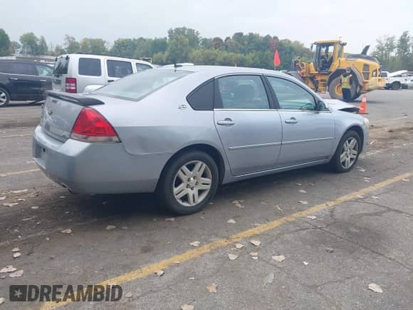 2006 Chevrolet Impala LT 3.9L с VIN 2G1WC581169203966, выставлен на аукционе IAAI как лот 43264948 с пробегом 212 282 миль миль и . История ставок и продаж доступна на DreamBid. Изображение 4.