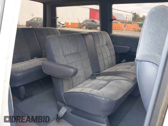 1989 Dodge Grand Caravan с VIN 1B4FK4438KX676509, выставлен на аукционе IAAI как лот 42503682 с пробегом 158 471 миль миль и . История ставок и продаж доступна на DreamBid. Изображение 8.