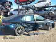 2021 Toyota Camry SE Nightshade z VIN 4T1G11AKXMU405598, wystawiony jako IAAI lot #43286695 z przebiegiem 59 916 mil mil oraz . Historia ofert i sprzedaży dostępna na DreamBid. Obrazek 6.