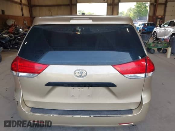 2012 Toyota Sienna with VIN 5TDZK3DC6CS258225, listed as a IAAI auction lot 42821817 with 377,789 mi miles and . Bid and sale history available at DreamBid. Image 16.