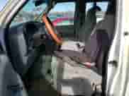 1998 Ford Econoline Cargo с VIN 1FDRE1429WHB71880, выставлен на аукционе Copart как лот 46426475 с пробегом 218 303 миль миль и Списание • Salvage title. История ставок и продаж доступна на DreamBid. Изображение 7.