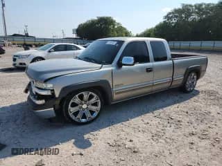 2000 Chevrolet Silverado 1500 LS z VIN 1GCEC19T2YZ244014, wystawiony jako Copart lot #67629735 z przebiegiem Nie podano mil oraz Szkoda całkowita • Salvage title. Historia ofert i sprzedaży dostępna na DreamBid. Obrazek 1.