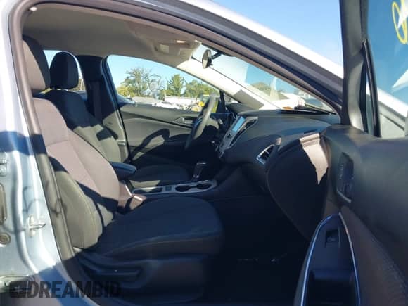 2017 Chevrolet Cruze LS с VIN 1G1BC5SM8H7188436, выставлен на аукционе IAAI как лот 43436566 с пробегом 39 342 миль миль и . История ставок и продаж доступна на DreamBid. Изображение 5.