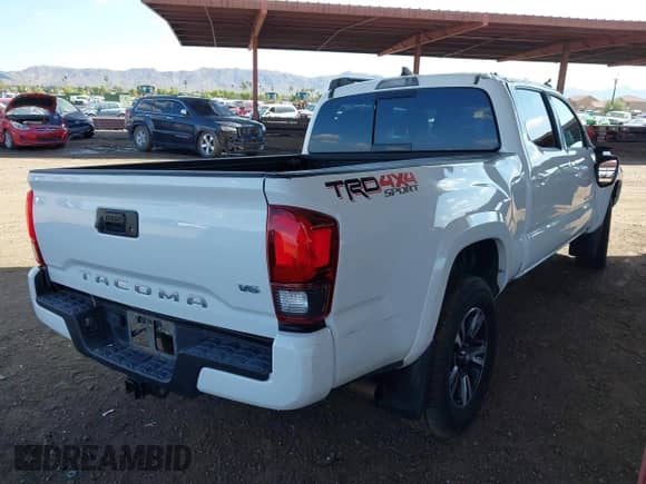2019 Toyota Tacoma SR5 с VIN 3TMDZ5BN5KM059168, выставлен на аукционе IAAI как лот 43165812 с пробегом 56 416 миль миль и . История ставок и продаж доступна на DreamBid. Изображение 4.