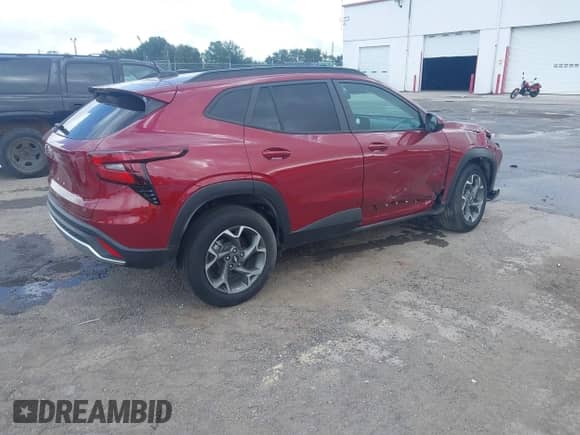 2025 Chevrolet Trax LT z VIN KL77LHEP2SC101937, wystawiony jako IAAI lot #43419855 z przebiegiem 7 109 mil mil oraz . Historia ofert i sprzedaży dostępna na DreamBid. Obrazek 4.