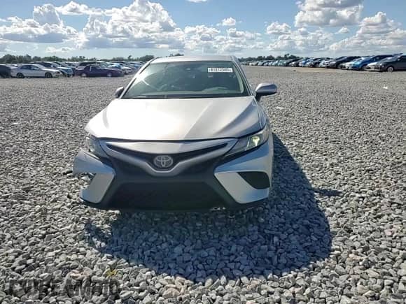 2019 Toyota Camry SE z VIN 4T1B11HK1KU683898, wystawiony jako Copart lot #81812505 z przebiegiem 160 835 mil mil oraz Nie do naprawy • Non repairable. Historia ofert i sprzedaży dostępna na DreamBid. Obrazek 13.