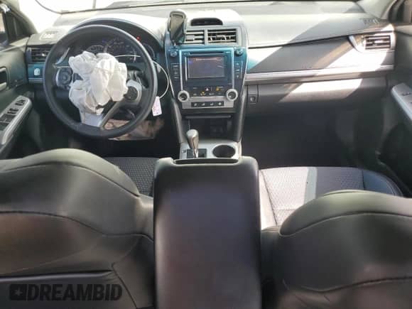 2012 Toyota Camry SE z VIN 4T1BF1FK1CU181513, wystawiony jako Copart lot #86116245 z przebiegiem 167 234 mil mil oraz Szkoda całkowita • Salvage title. Historia ofert i sprzedaży dostępna na DreamBid. Obrazek 8.