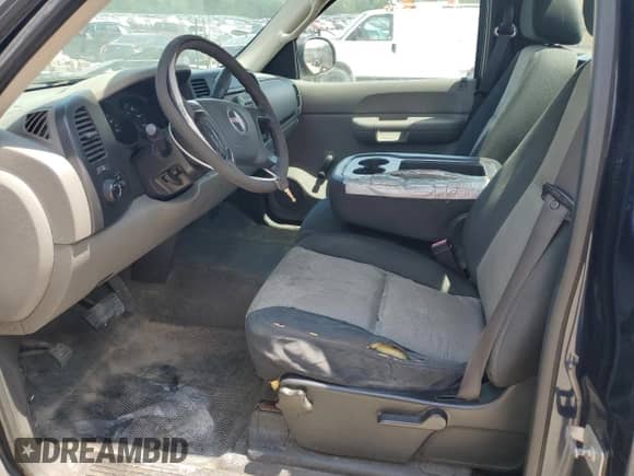 2008 GMC Sierra 1500 Work Truck with VIN 1GTEC14X28Z101249, listed as a Copart auction lot 62340205 with 187,015 mi miles and Salvage title. Bid and sale history available at DreamBid. Image 7.
