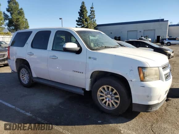 2009 Chevrolet Tahoe z VIN 1GNFC13509R107385, wystawiony jako Copart lot #83474494 z przebiegiem 261 412 mil mil oraz Czysty tytuł • Clean title. Historia ofert i sprzedaży dostępna na DreamBid. Obrazek 4.