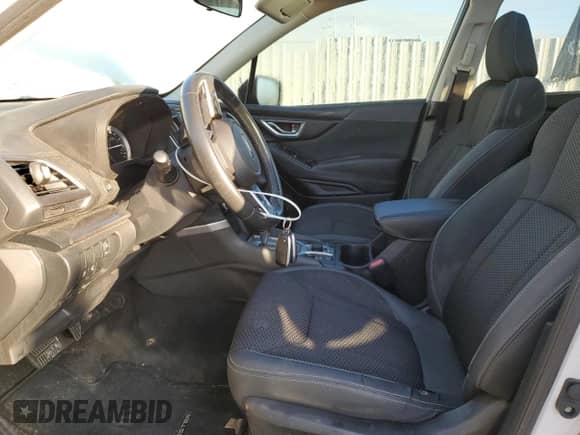 2020 Subaru Forester Premium z VIN JF2SKAJC9LH442946, wystawiony jako Copart lot #86627185 z przebiegiem 116 583 mil mil oraz Czysty tytuł • Clean title. Historia ofert i sprzedaży dostępna na DreamBid. Obrazek 7.