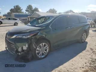 2024 Toyota Sienna Platinum с VIN 5TDERKEC2RS190050, выставлен на аукционе Copart как лот 42195075 с пробегом 42 747 миль миль и Списание • Salvage title. История ставок и продаж доступна на DreamBid. Изображение 1.