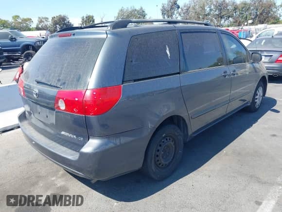 2008 Toyota Sienna LE z VIN 5TDZK23C38S145500, wystawiony jako IAAI lot #42809227 z przebiegiem 184 493 mil mil oraz . Historia ofert i sprzedaży dostępna na DreamBid. Obrazek 4.