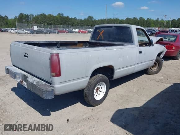 1988 Chevrolet Silverado 2500 с VIN 1GCFC24H4JZ186099, выставлен на аукционе IAAI как лот 42067699 с пробегом 174 023 миль миль и . История ставок и продаж доступна на DreamBid. Изображение 4.