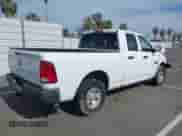 2018 Ram 1500 Tradesman z VIN 1C6RR6FG9JS261922, wystawiony jako IAAI lot #41860338 z przebiegiem 41 016 mil mil oraz . Historia ofert i sprzedaży dostępna na DreamBid. Obrazek 4.